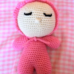 Lindo padrão de crochê de boneca com gorro (SOMENTE PADRÃO)