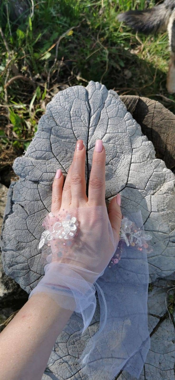 Maniche in tulle ricamate staccabili, guanti da sposa in pizzo senza dita su misura, abiti da sposa separati - Italia