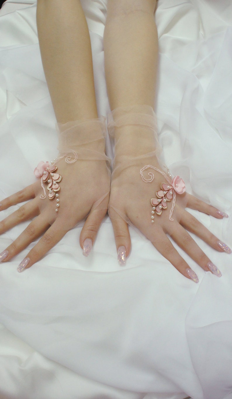 Bridal Tulle Gloves Nude Mesh Gloves 3D Fabric Flowers Fingerless