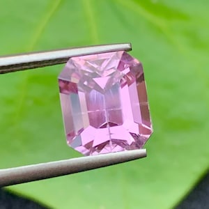 Deep Pink Kunzite Gemstone: Emerald Cut, 4.50 CT Loose Spodumene