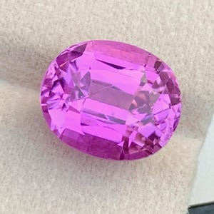 Deep Pink Kunzite Gemstone: Faceted Oval Spodumene, 11.30 CT