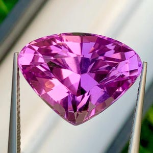 濃い！ ピンクアゼツライト ダイヤカット 濃い！ ピンクアゼツライト ダイヤカット ピンクダイヤモンド 0.24ct