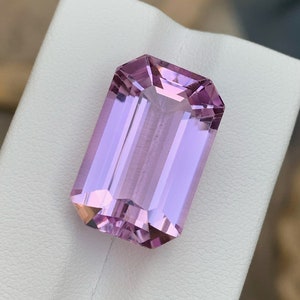 Natural Pink Kunzite Gemstone: 29.20 Carat Emerald Cut Stone
