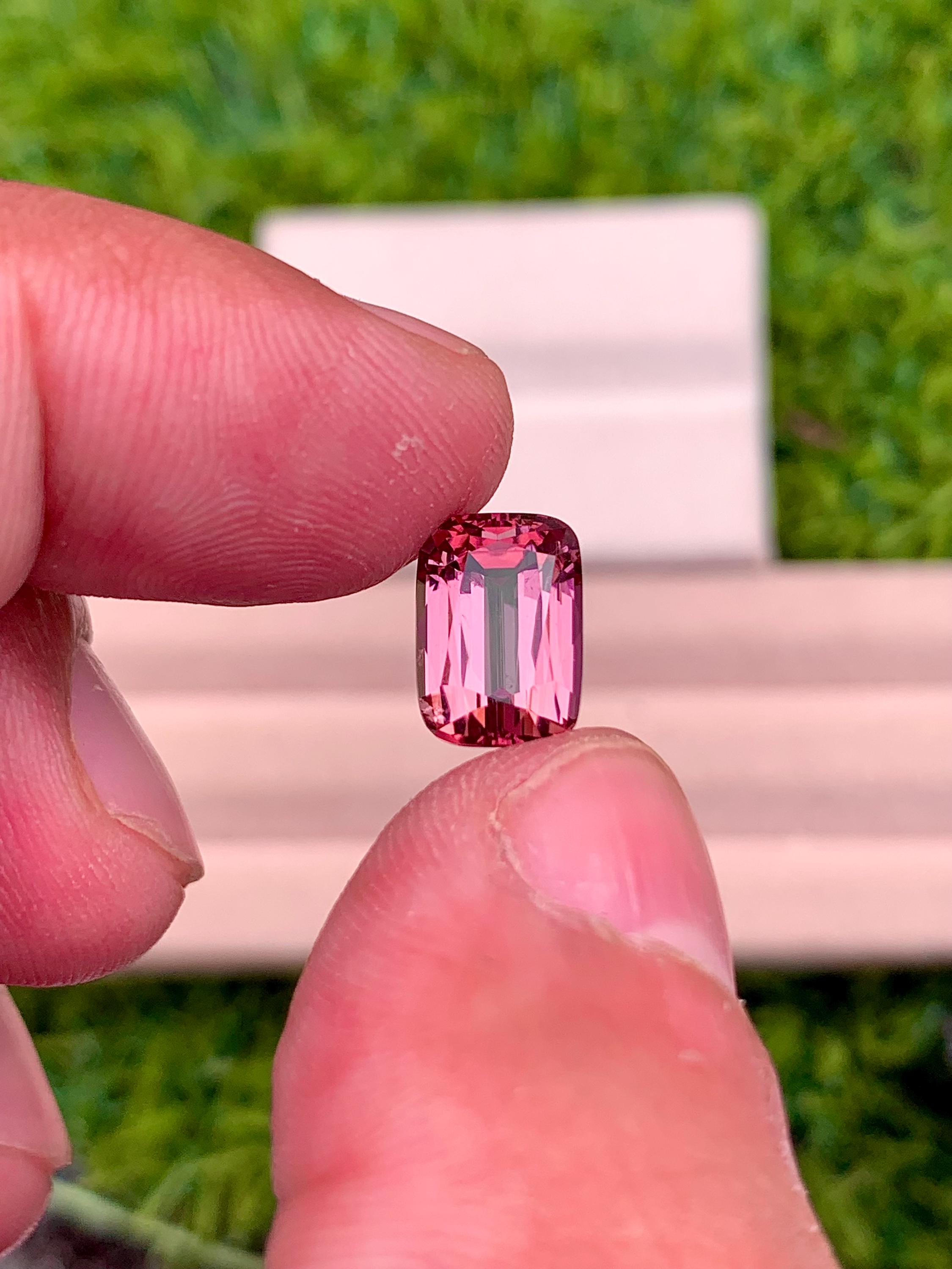 3.40 CT 赤みがかったピンクトルマリン宝石：クッションカット