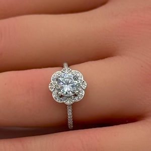 Runde Vintage Art-Deco-Blumen Hochzeit Verlobung Brautring Diamant Simulierte 925 Sterling Silber Halo