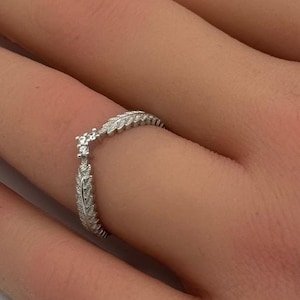 4.5mm Curved V Chevron Midi Band Leaves Round CZ Art Deco Eternity Stackable 925 Sterling Silver Wedding Band Engagement Bridal Stacking