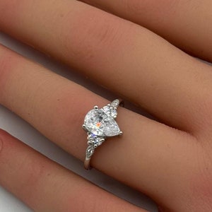 Classic 1.20 Carat 9mmx6mm Pear Teardrop Art Deco Wedding Engagement Ring Diamond CZ Accent Vintage 925 Sterling Silver Bridal Ring Gift