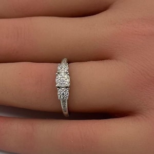 5mm 3-Stone Art Deco Pave Round Diamond CZ Stackable 925 Sterling Silver Wedding Band Halo Ring Engagement Bridal Stacking Three Stone