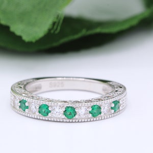 4.5mm Art Deco Band Round Emerald Green Diamond CZ Eternity Stackable Band 925 Sterling Silver Wedding Band Engagement Bridal Stacking