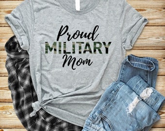 T-shirt unisexe à manches courtes en jersey de maman militaire - maman de l'armée, maman de la marine, maman de la marine, maman de l'armée de l'air, maman de la garde côtière, mère de militaire