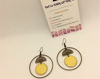 Ref. 01 - Ring earrings and bronze metal print, yellow enameled sequin