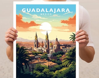 Könnte beinhalten: Ein Vintage-Reiseposter mit einem Sonnenuntergangshimmel und einer Stadtansicht von Guadalajara, Mexiko. Das Poster zeigt eine große Kirche mit zwei Türmen und einer Kuppel, umgeben von Palmen und anderen Gebäuden. Der Text "GUADALAJARA MEXIKO" ist oben auf dem Poster gedruckt.