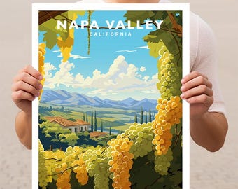 Puede incluir: Un cartel de viaje vintage que presenta una vista panorámica del valle de Napa, California. El cartel representa un viñedo con exuberantes vides verdes y uvas amarillas maduras colgando de las ramas. En el fondo, colinas onduladas y un cielo azul con nubes blancas esponjosas crean un paisaje pintoresco. El texto "NAPA VALLEY CALIFORNIA" se muestra en la parte superior del cartel.