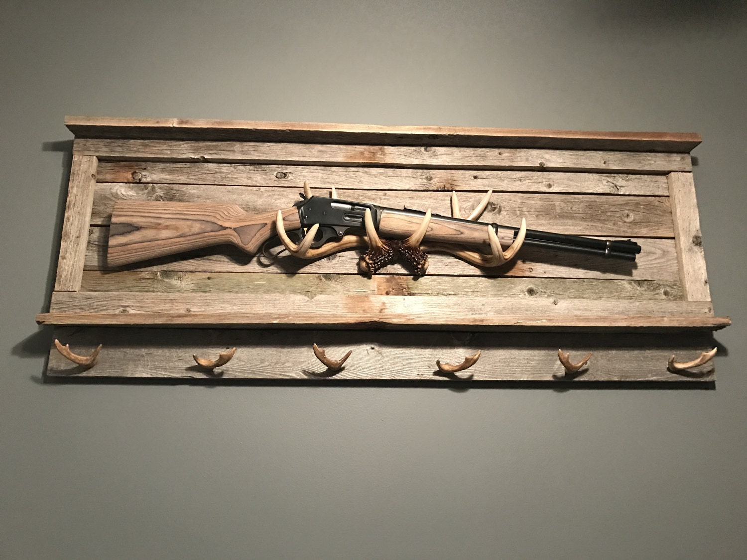 Rustic Gun Rack, Gun Rack, Deer Antler, Antler Rack, Mancave Decor, Antler  Decor, Gun Display, Antler Display, Reclaimed Wood, Gift Ideas -  Canada