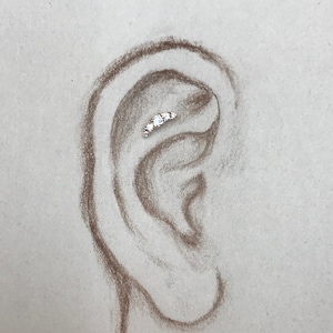 18g / 16g Fünf brillante runde CZ-Diamanten intern mit Gewinde, Spirale, Knorpel, Muschel, flach, Oberlappenohrpiercings