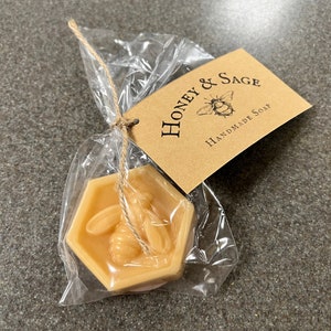 Baby Shower Soap Favor, 10 piece soap, Bee Theme, Honey baby shower party favor, soap favor, bee, honeycomb, bumblebee, mama to be, honey