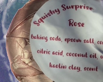 Squishy Surprise Bath bomb : Rose