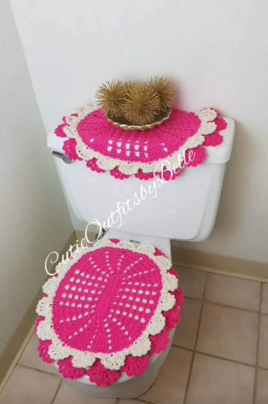 手作りかぎ針編みのトイレカバーセット：オレンジ色の花柄のバスルーム 