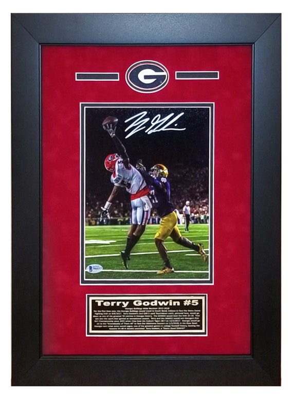 Premium Custom Frame Job with Suede Mat and Beckett COA Terry Godwin Autographed Georgia Bulldogs 8x10 Photo vs Notre Dame