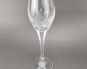 Mikasa Petit Points Cordial Glass: Crystal Stemware Cut Plants With Etched Buds