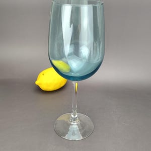 Vintage Pier 1 Aqua Blue Bowl Large Wine Glass 16 Oz ~ Classic Style Stemware 9 Inch