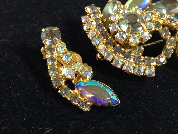 Vintage Rhinestone Brooch Earrings Aurora Boreali… - image 4