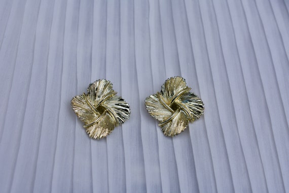 Vintage Lisner Earrings 3 Sets gold clip-on earri… - image 2