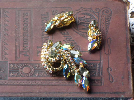 Vintage Rhinestone Brooch Earrings Aurora Boreali… - image 9