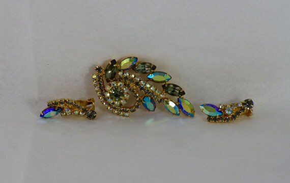 Vintage Rhinestone Brooch Earrings Aurora Boreali… - image 3