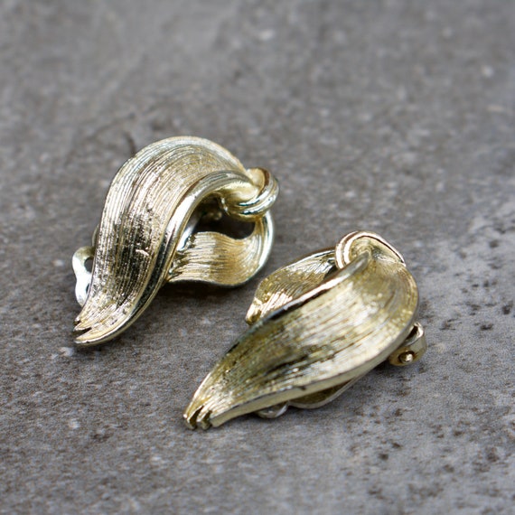 Vintage Lisner Earrings 3 Sets gold clip-on earri… - image 4