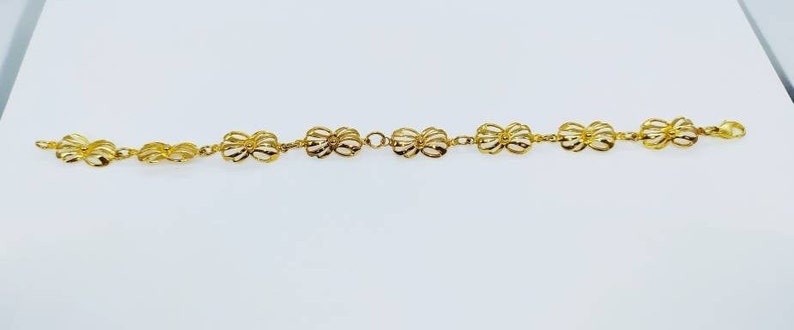 9ct Gold Bracelet with Bow Links image 4