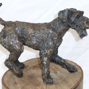 Airedale Terrier/Bronze Resin Airedale Terrier