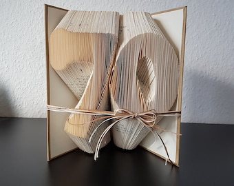 Geschenk 70. Geburtstag , gefaltetes Buch, Buchkunst, Geburtstag, Geschenk, recycelte Bücher