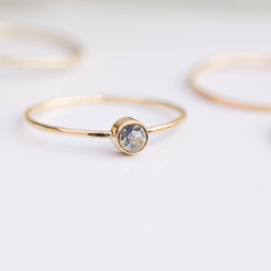 Labradorite Ring / 14K Gold Filled / Minimalist Natural Gemstone / Gift For Her