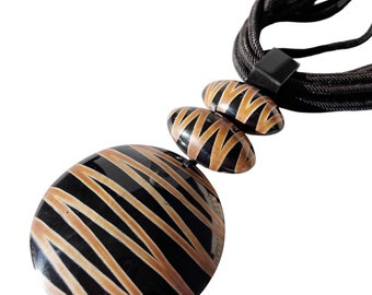 Monies style necklace cotton ropes and maxi pendant in buffalo horn, new Wild savana collection