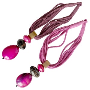 Monies style necklace with maxi pendant in coloured horn, very light 3D model