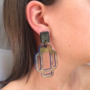 Blue-orange lacquered horn earrings, in a set with necklace, flat and very light letter H earrings