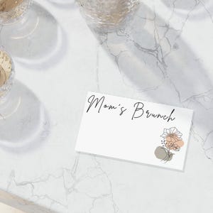 Bearbeitbare Muttertags-Brunch-Tischkarten - Druckbare Namenskarten für Mamas Brunch | Sofortiger Download Canva Vorlage