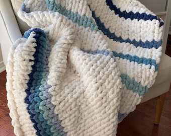 Blue Bird Stripe Chenille Blanket Finger Knitting Pattern: DIY Finger Knit Throw (PDF)