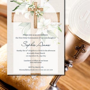 Invitación de Primera Comunión personalizable para niña o niño / Tarjeta imprimible editable de 5x7 / Elegante diseño floral cruzado / Descarga digital