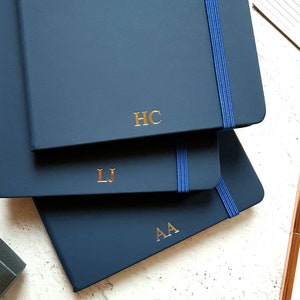 Personalisiertes Notizbuch Navy Blau, liniert A5 Luxus Journal, Initialen/Monogramm, Geschenk für den neuen Job