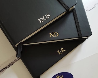 Agenda personnalisé sans date, carnet de notes noir A5, à utiliser n'importe quelle année 2024 ou 2025, cadeau monogramme/initiales