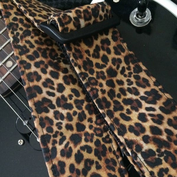 Leopard Print Gitarrenband // Animal Print Musiker Geschenk // passend für Akustik Gitarre, E-Gitarre, Bass gitarre // Gitarrist Geschenk ihn oder sie