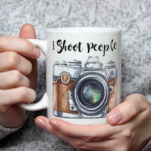 I Shoot People Photographer Mug - Funny Ceramic Camera Coffee Mug For Photographers