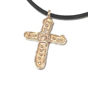 Medieval Cross | Bronze replica with a historical style. Ancient inspiration for lovers of the past and the sacred.