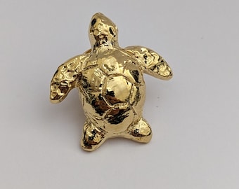 Gold plated brass sea turtle pin