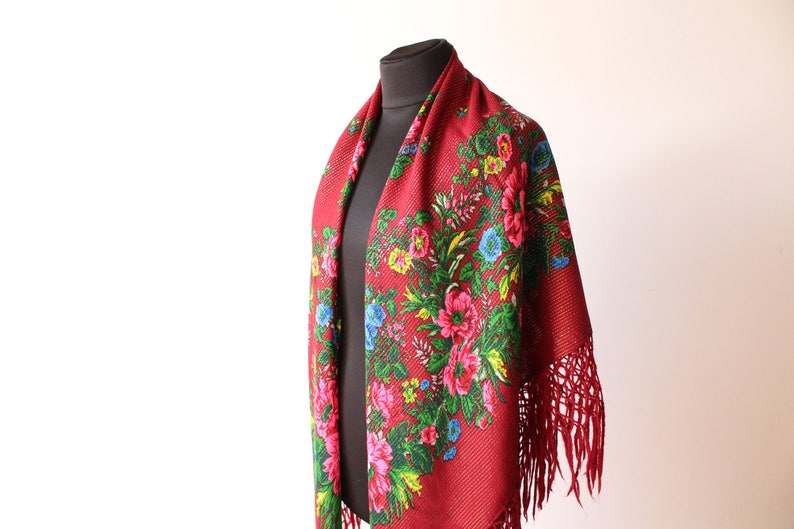 Big Vintage shawl.Large Red Flower Shawl.Floral shawl.Russian scarf shawl.Vintage wool shawl.Russian Shawl.Wedding shawl.Floral scarf.