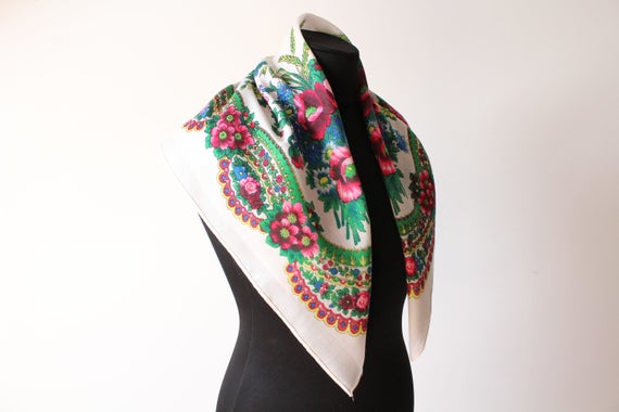 Vintage shawl. White Flower Shawl. Floral shawl. … - image 1