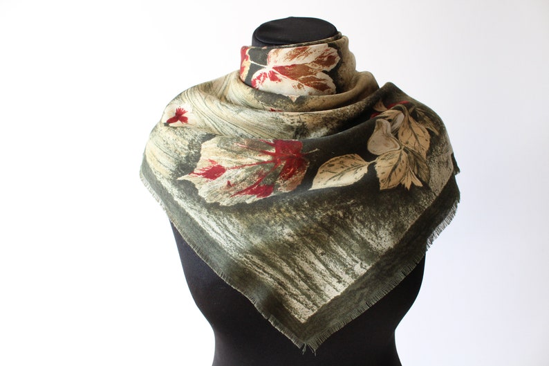 Vintage shawl.Russian Shawl.Wedding shawl.Pattern scarf.Pattern shawl.Vintage shawl.Green pattern Shawl.Wool shawl.Russian scarf shawl.