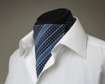 Ascot cravat.Vintage tie.Blue tie.Menswear accessories.Unisex scarf.Mens retro tie.Ascot tie.Vintage mens wear.Classic ascot.Polyester ascot
